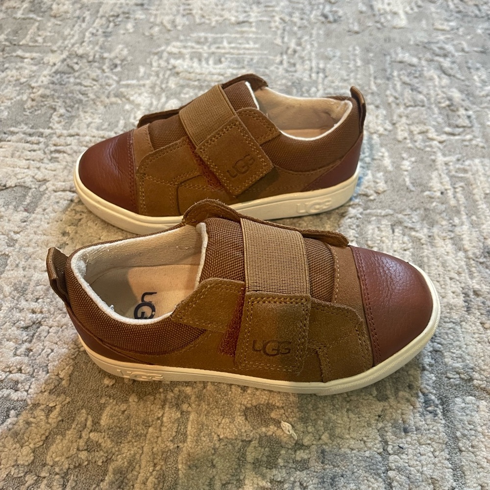 UGG Australia boys shoes